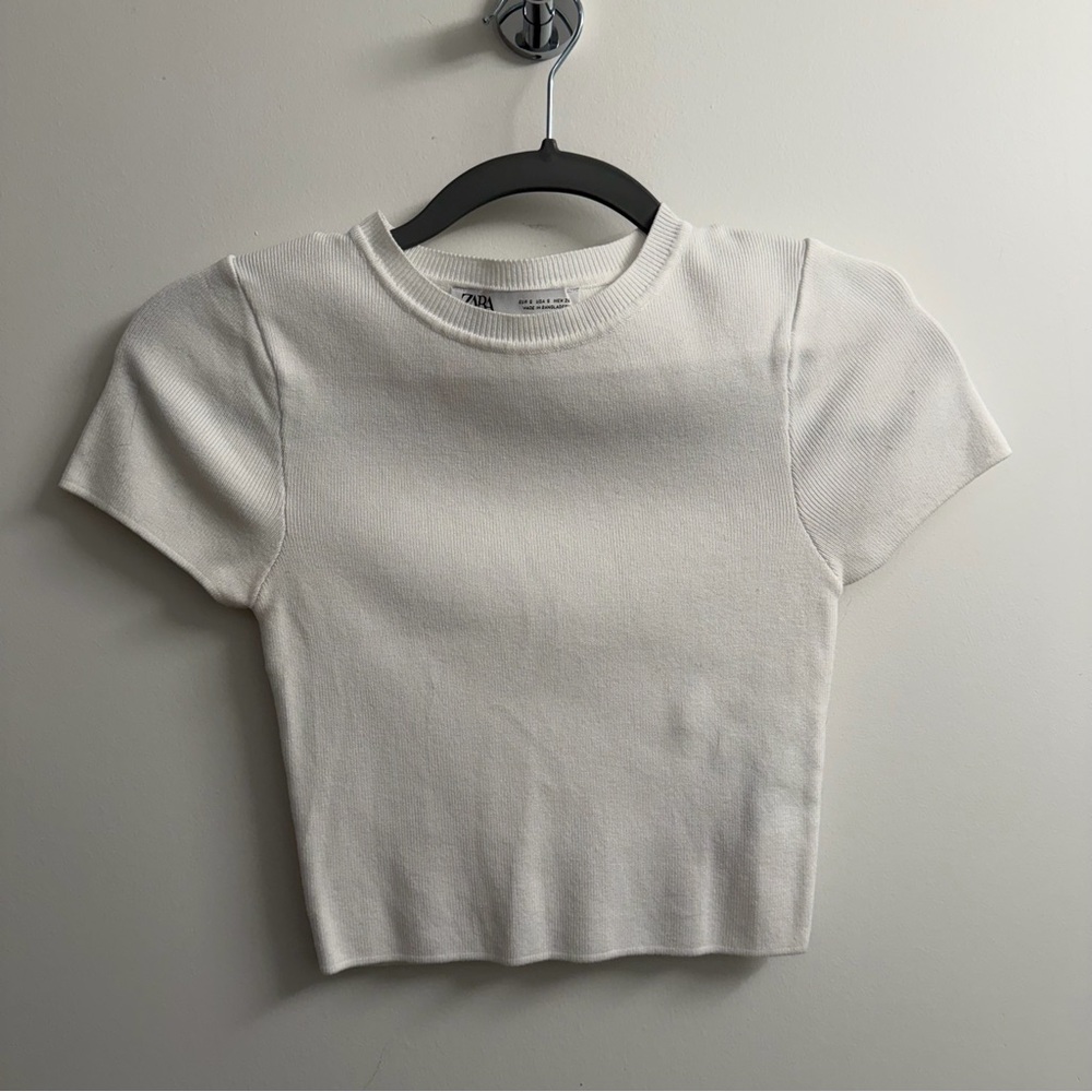 Zara White Cropped Knit Shirt